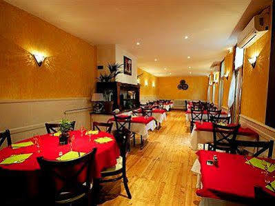 Logis Hotel Restaurant Metropole Mirande  Exteriér fotografie